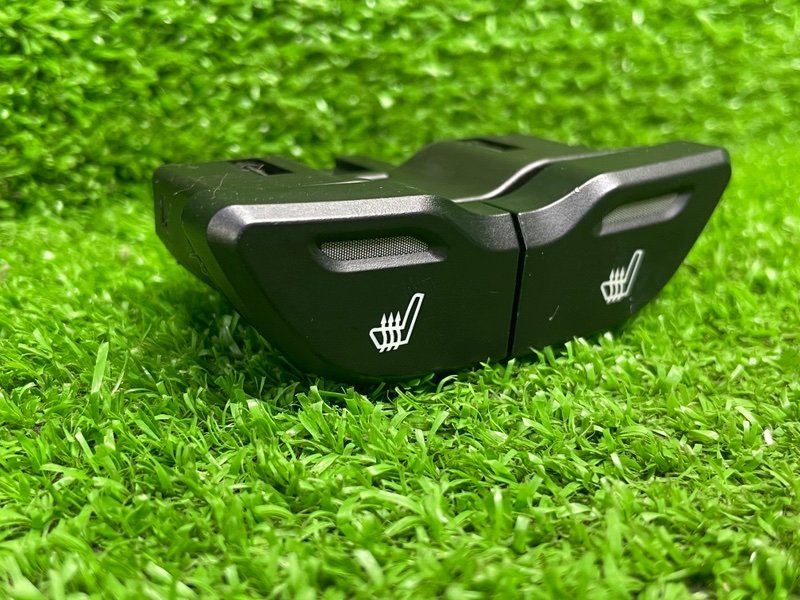 Кнопка обогрева сидений, 600 рублей, Москва