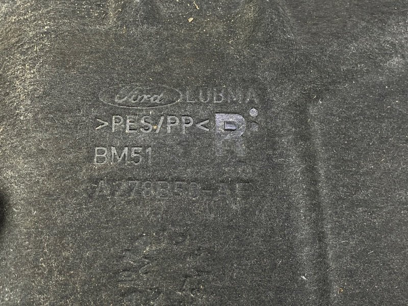 Подкрылок, 1500 рублей, Москва