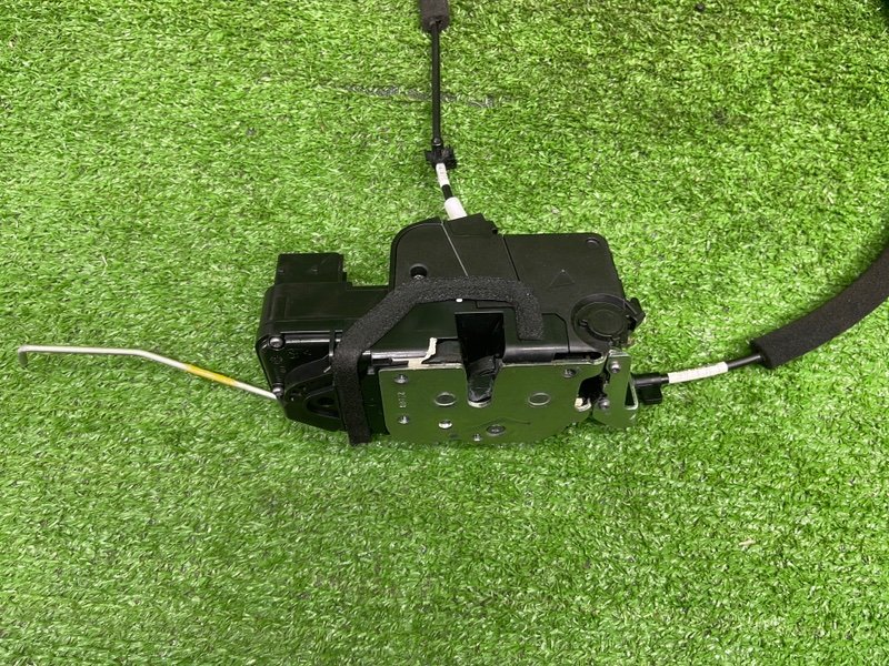 Замок двери передней левой, 8000 рублей, Москва