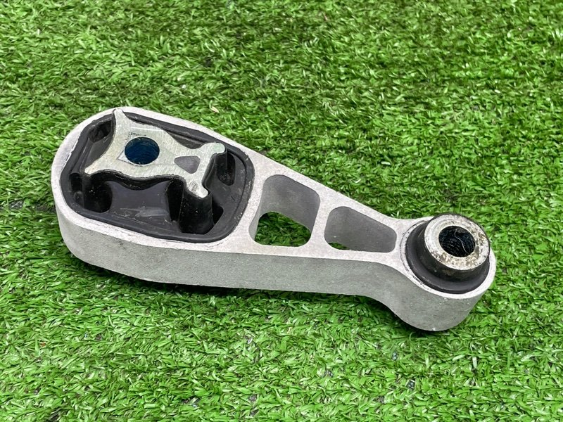 Опора двигателя, 1000 рублей, Москва