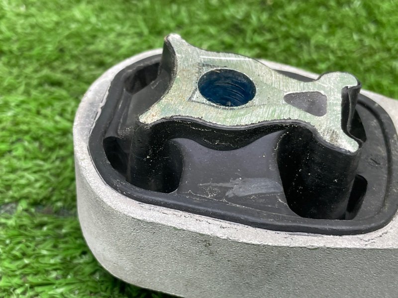 Опора двигателя, 1000 рублей, Москва