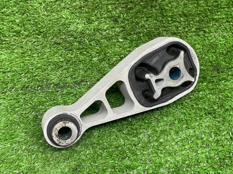 Опора двигателя, 1000 рублей, Москва