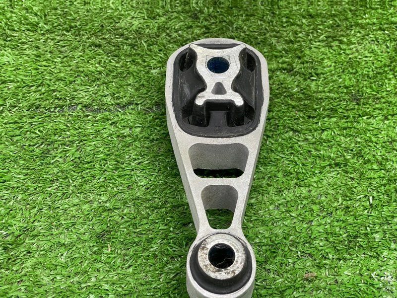 Опора двигателя, 1000 рублей, Москва