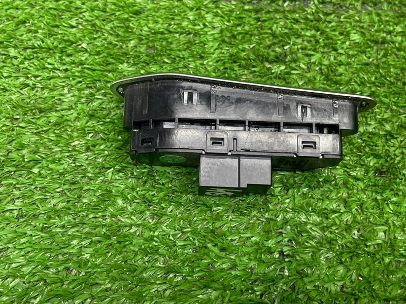 Блок кнопок, 2000 рублей, Москва