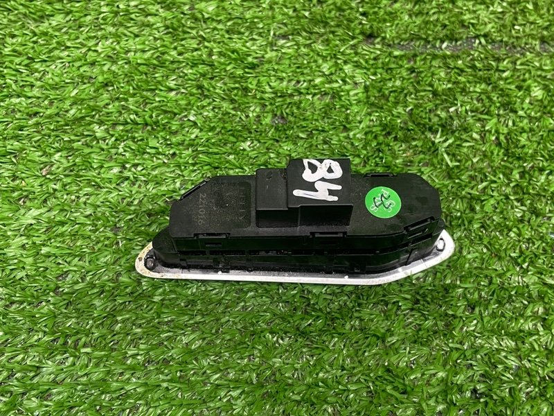 Блок кнопок, 2000 рублей, Москва