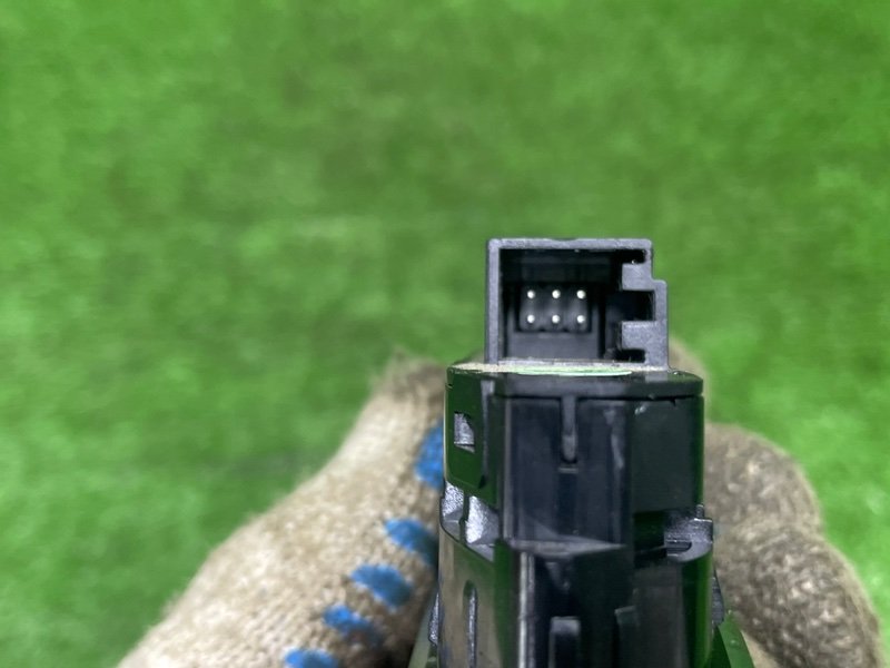 Блок кнопок, 2000 рублей, Москва