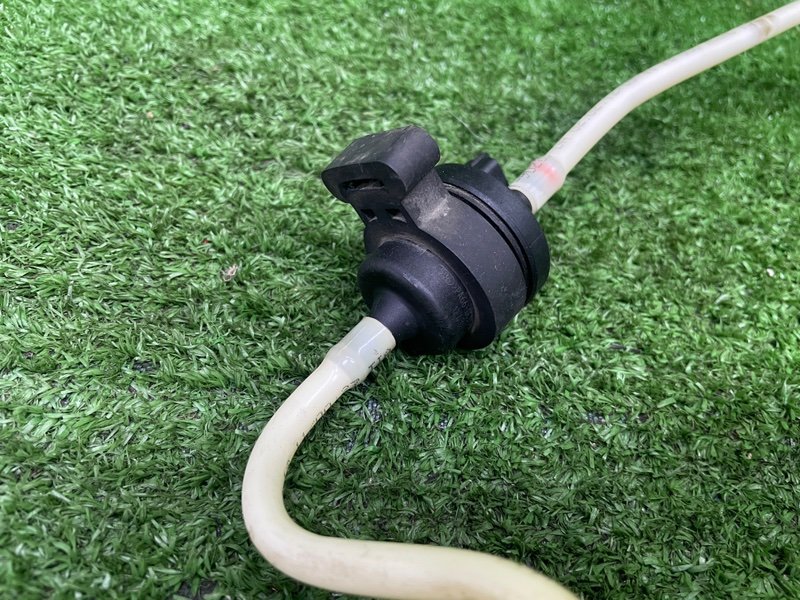 Клапан вентиляции топливного бака, 1000 рублей, Москва