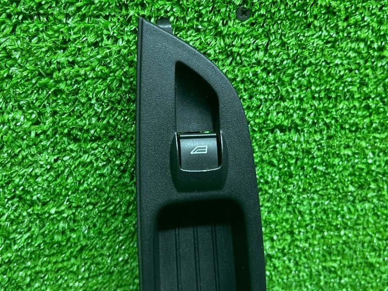 Кнопка стеклоподъемника, 1000 рублей, Москва