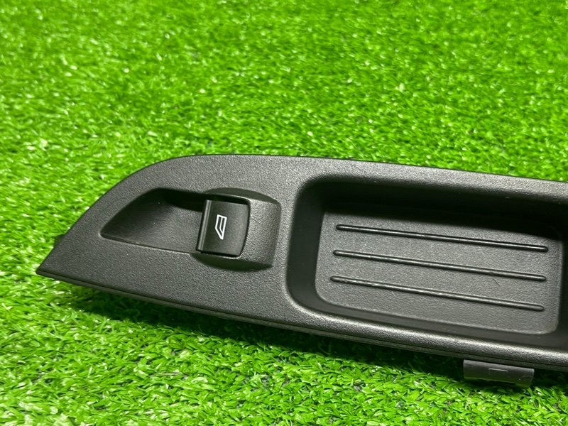 Кнопка стеклоподъемника, 1000 рублей, Москва