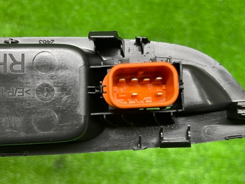 Кнопка стеклоподъемника, 1000 рублей, Москва