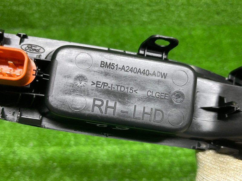 Кнопка стеклоподъемника, 1000 рублей, Москва