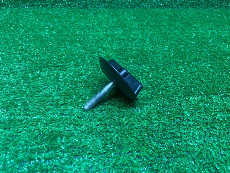 Болт крепления запасного колеса, 1100 рублей, Москва