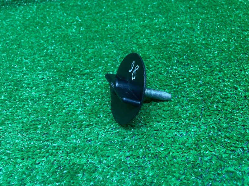 Болт крепления запасного колеса, 1100 рублей, Москва