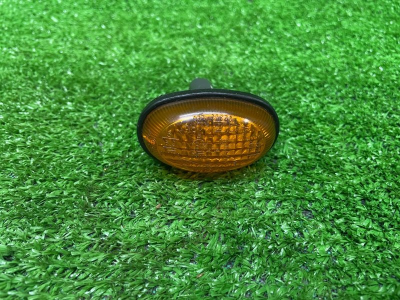 Повторитель поворота в крыло, 500 рублей, Москва