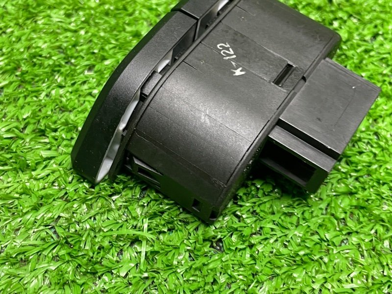 Кнопка обогрева сидений, 650 рублей, Москва