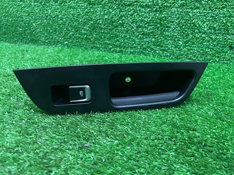 Кнопка стеклоподъемника, 1000 рублей, Москва