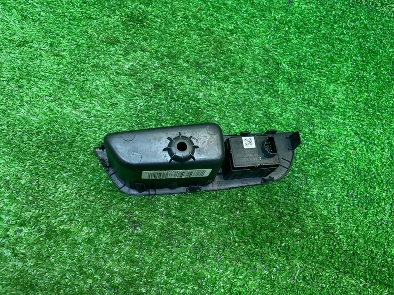 Кнопка стеклоподъемника, 1000 рублей, Москва