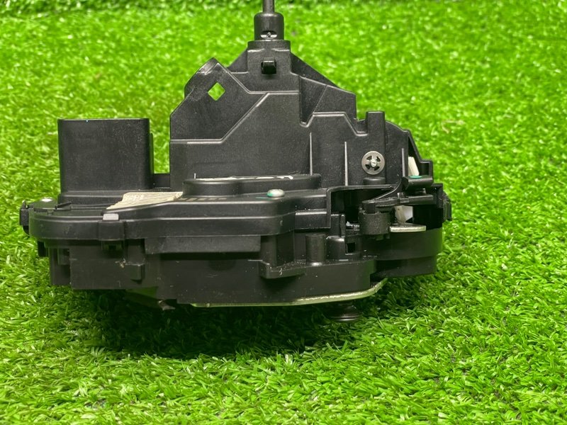 Замок двери задней правой, 2000 рублей, Москва