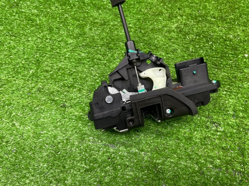 Замок двери передней правой, 2000 рублей, Москва