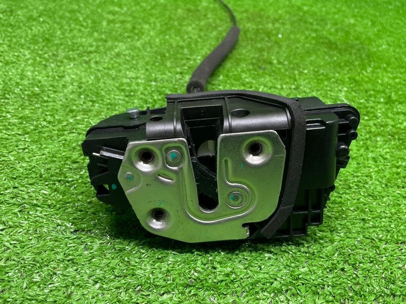 Замок двери передней правой, 2000 рублей, Москва