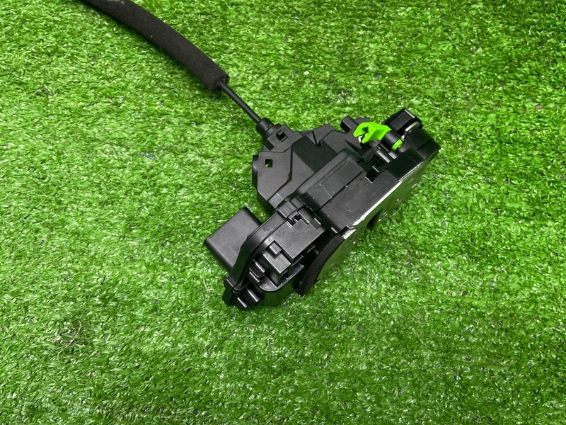 Замок двери передней правой, 2000 рублей, Москва