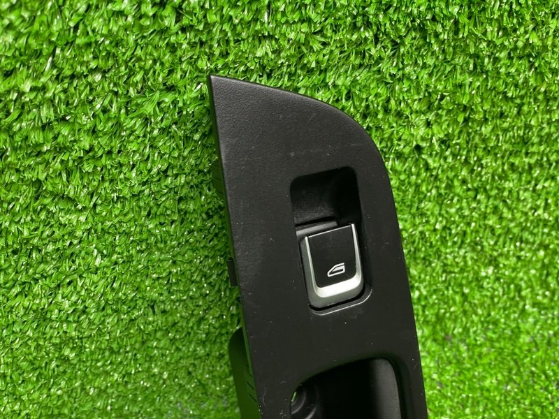 Кнопка стеклоподъемника, 1000 рублей, Москва