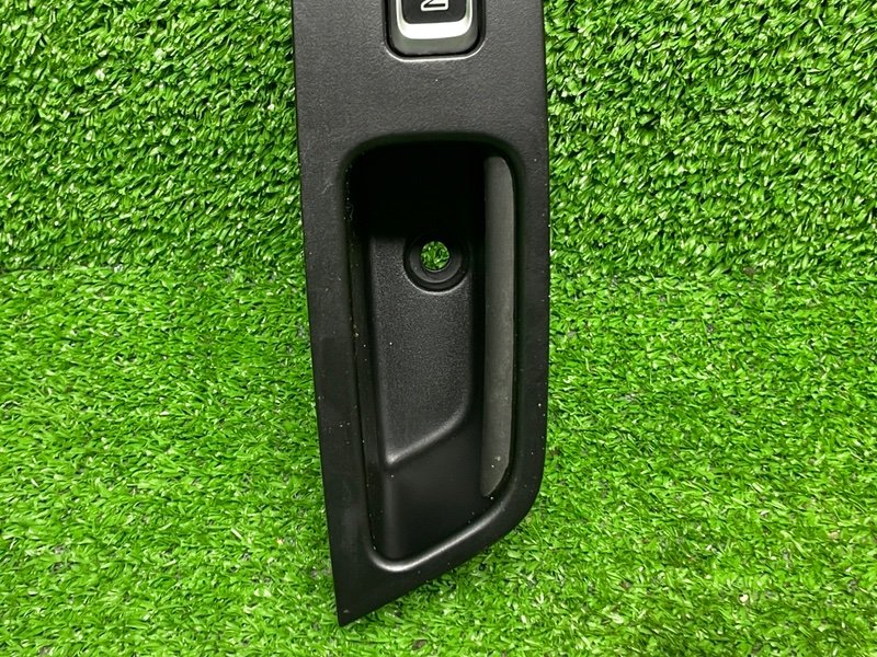 Кнопка стеклоподъемника, 1000 рублей, Москва