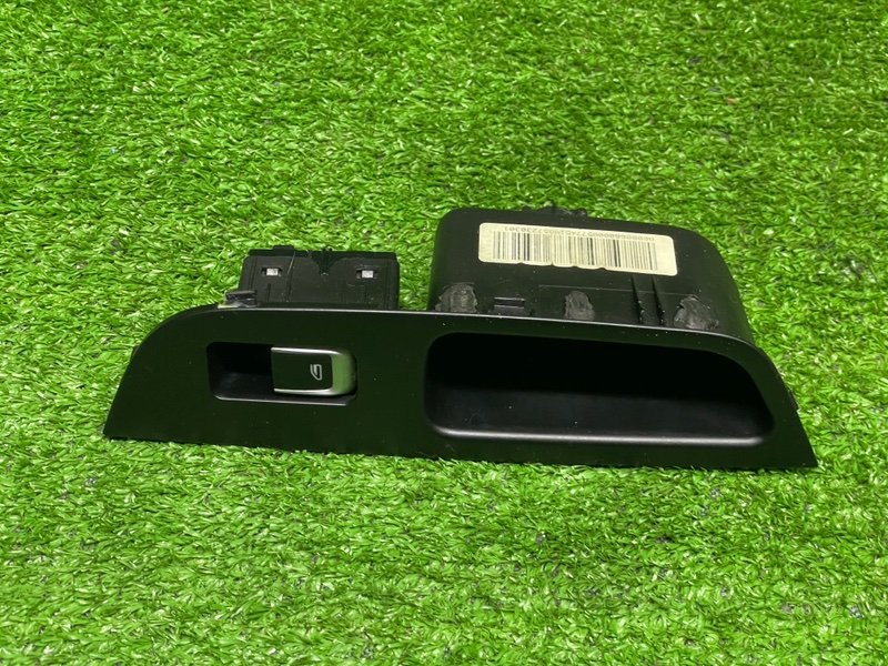 Кнопка стеклоподъемника, 1000 рублей, Москва