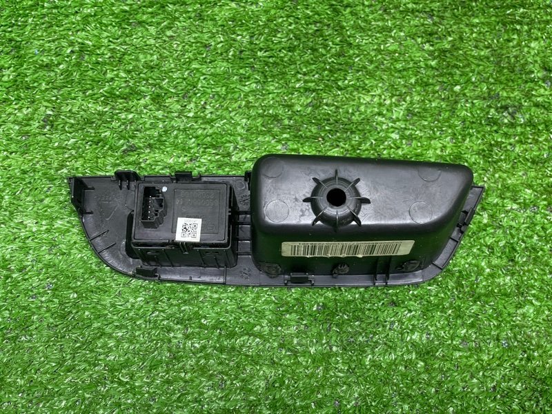 Кнопка стеклоподъемника, 1000 рублей, Москва