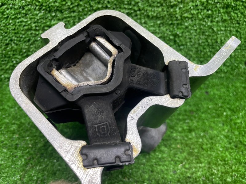 Опора двигателя, 2000 рублей, Москва