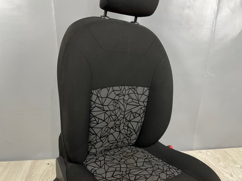 Сиденье переднее правое, 6000 рублей, Москва