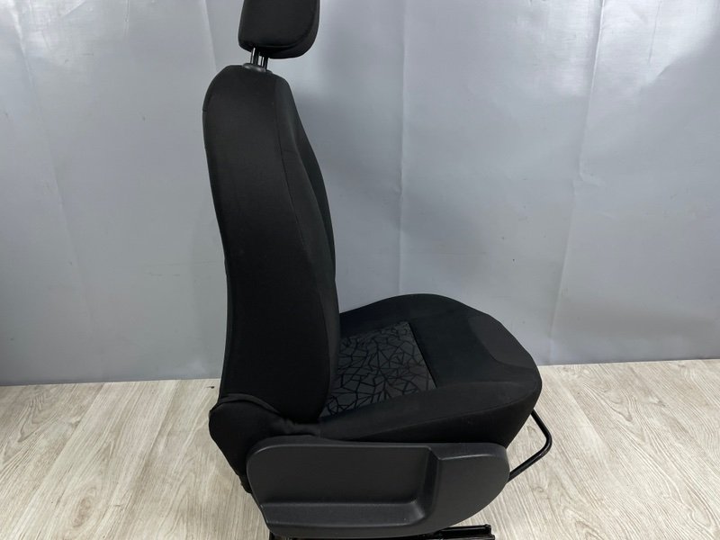 Сиденье переднее правое, 6000 рублей, Москва