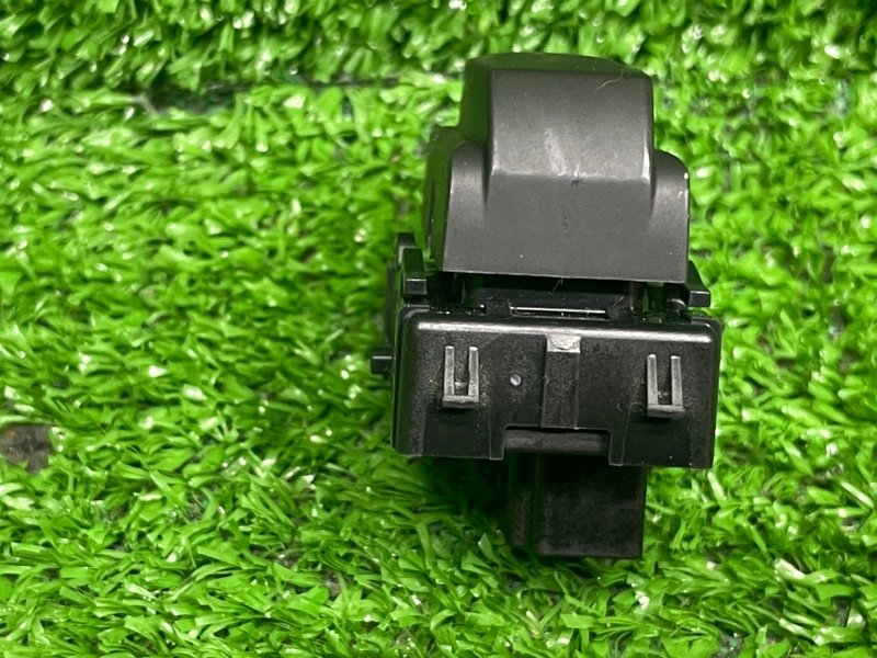 Кнопка курсовой устойчивости, 1000 рублей, Москва