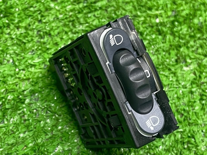 Кнопка корректора фар, 500 рублей, Москва