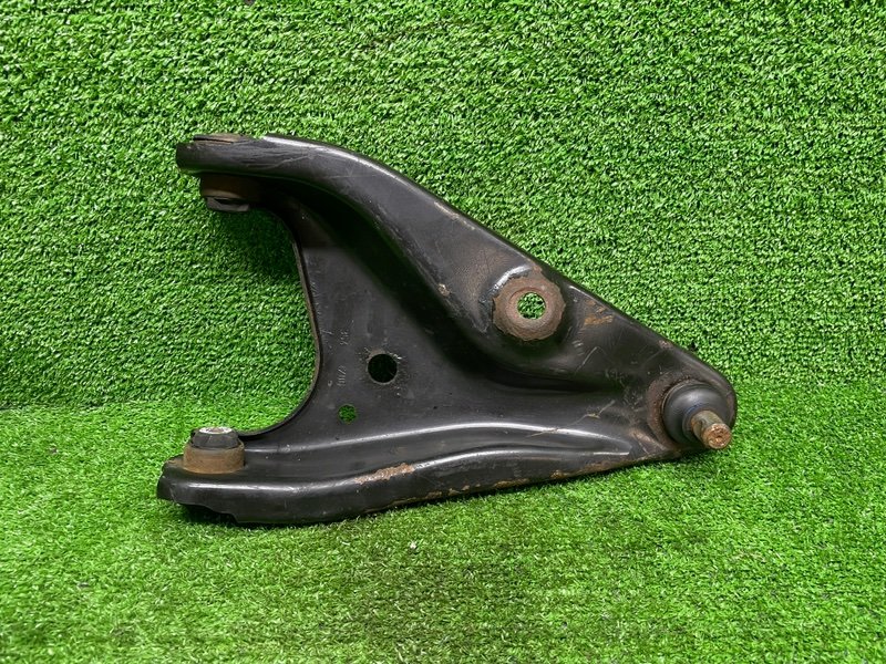 Рычаг передний левый, 1000 рублей, Москва