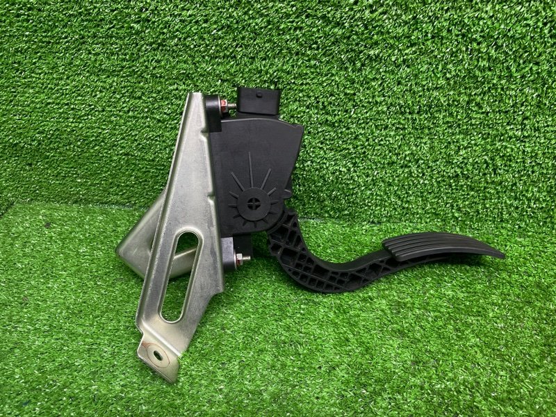 Педаль газа, 1050 рублей, Москва