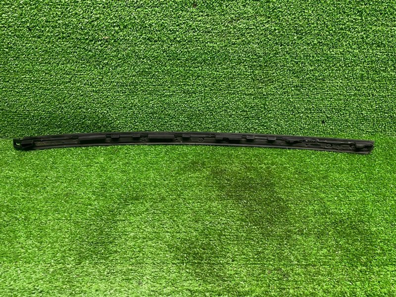 Молдинг лобового стекла, 2000 рублей, Москва