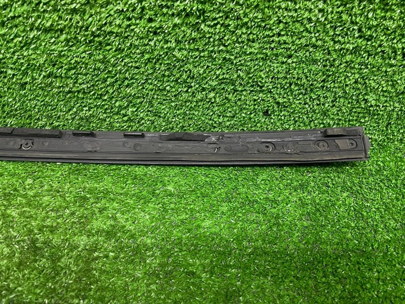 Молдинг лобового стекла, 2000 рублей, Москва