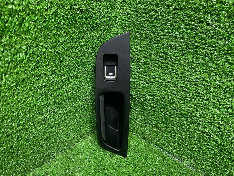 Кнопка стеклоподъемника, 1000 рублей, Москва