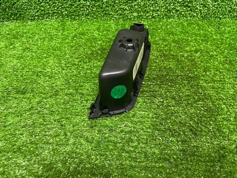 Кнопка стеклоподъемника, 1000 рублей, Москва