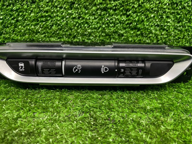 Блок кнопок, 2000 рублей, Москва