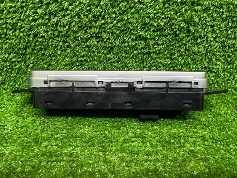 Блок кнопок, 2000 рублей, Москва