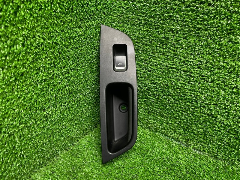 Кнопка стеклоподъемника, 1000 рублей, Москва