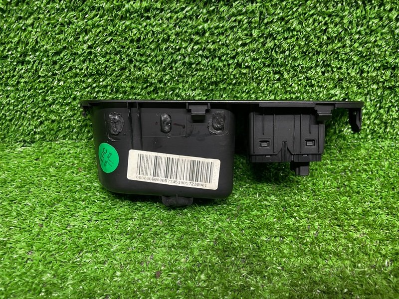 Кнопка стеклоподъемника, 1000 рублей, Москва