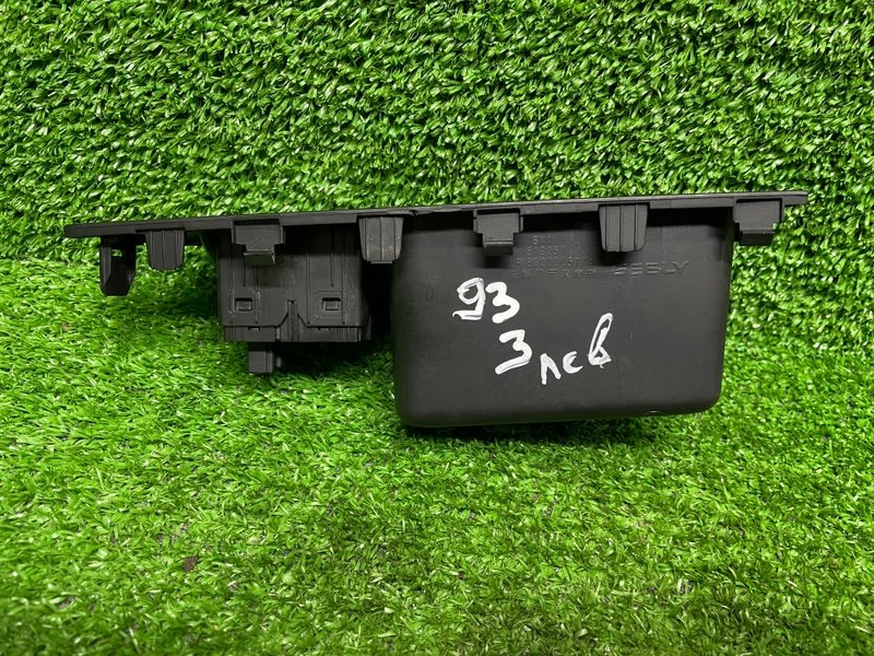 Кнопка стеклоподъемника, 1000 рублей, Москва