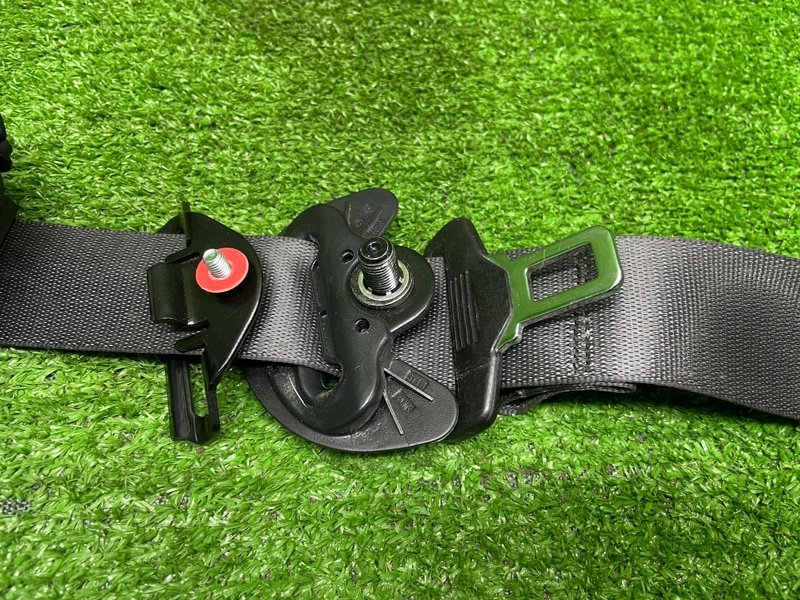 Ремень безопасности, 2000 рублей, Москва