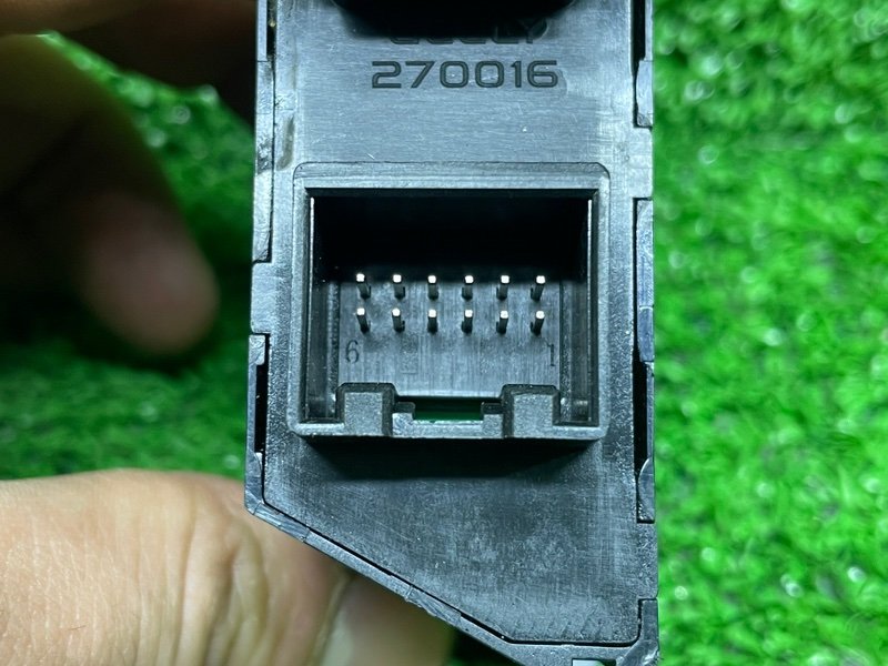 Кнопка стояночного тормоза, 1000 рублей, Москва