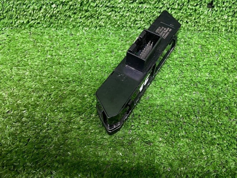 Блок кнопок, 2000 рублей, Москва