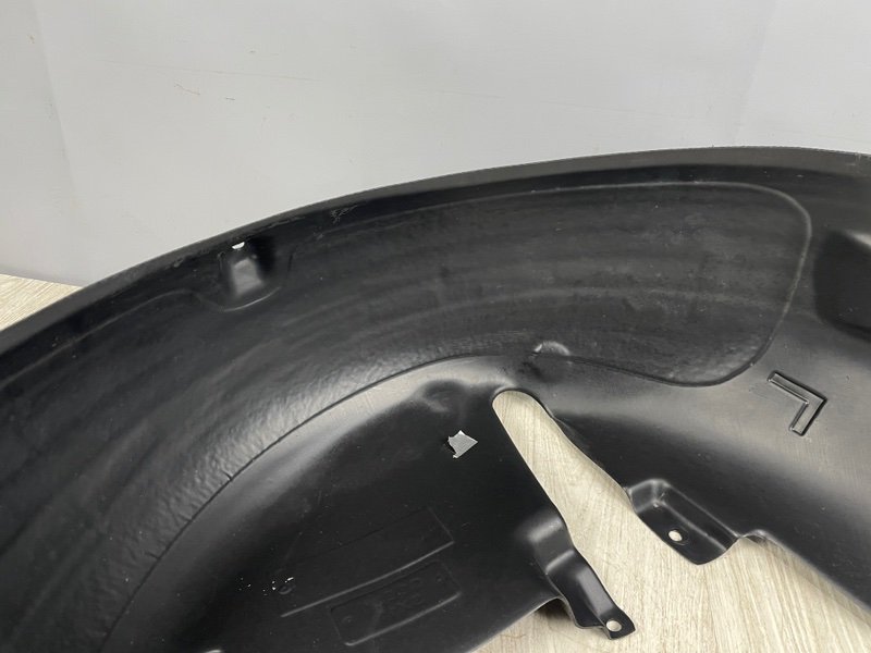 Подкрылок, 2000 рублей, Москва