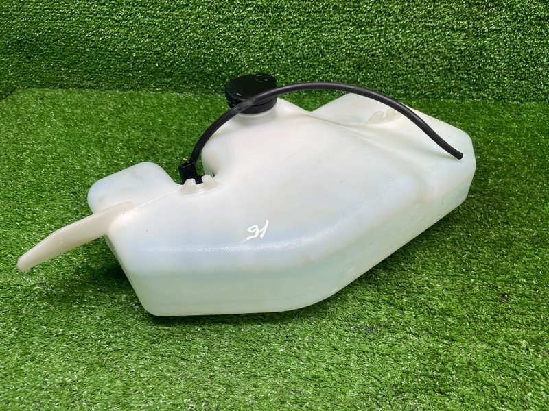 Бачок омывателя лобового стекла, 1000 рублей, Москва